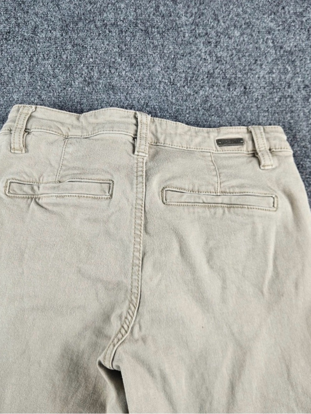 BKE Women's Leg bootcut Jeans in Light Khaki size 24 excellent condition - Picture 2 of 7